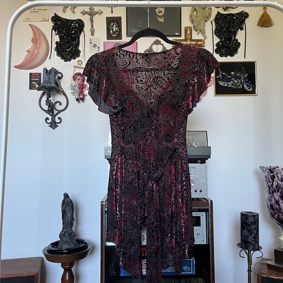 90s Red Velvet Asymmetrical Top with Cinch Belt Vintage - Picture 7 of 7